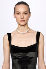 Pearl necklace with golden beads