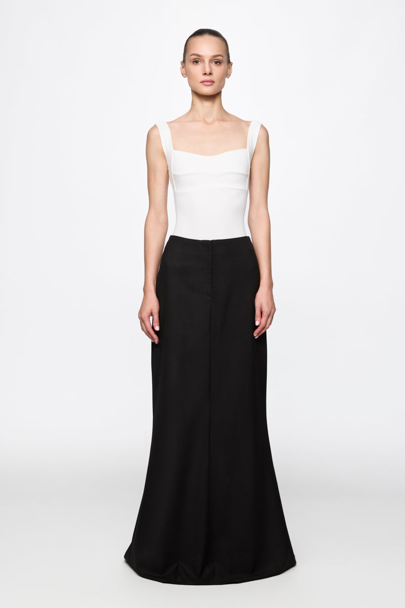 Long skirt in black