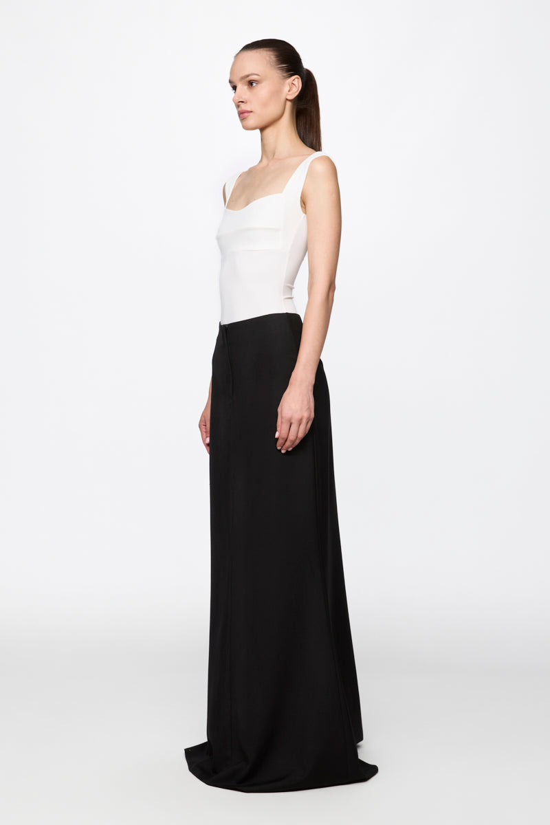 Long skirt in black