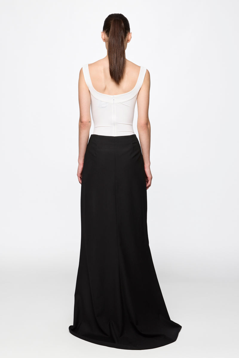 Long skirt in black